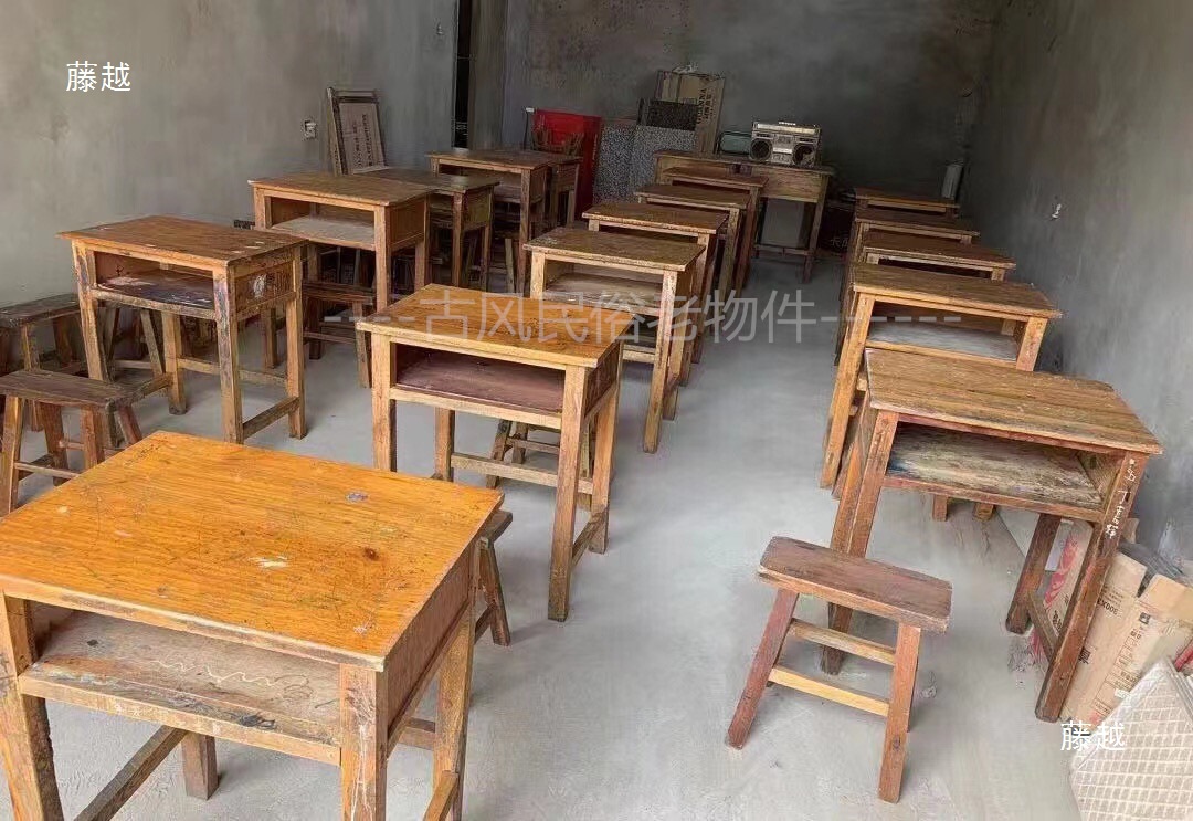 Old Desks, Nostalgic Student Desks, Single Study Desks, Old Objects, Student Desks and Chairs, Escape Room Film and Television Props
