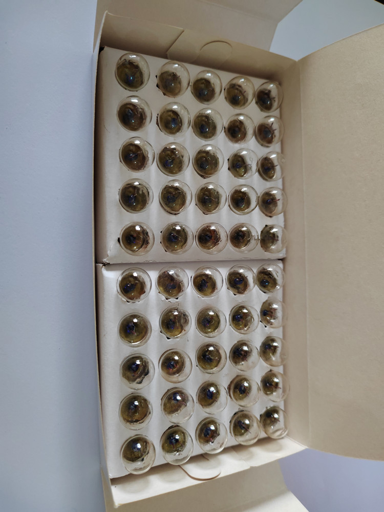 Wholesale small electric bead small bulb 1.5v0.3A screw lamp bead old-fashioned flashlight physical experiment teaching instrument