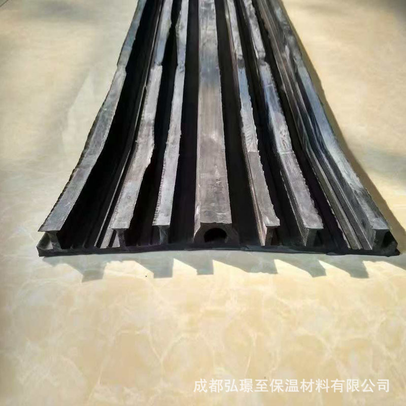 Manufacturer Supplies Embedded Rubber Water Stoppers with External Steel Edges for Construction Projects, Subway Bridges, and Tunnels