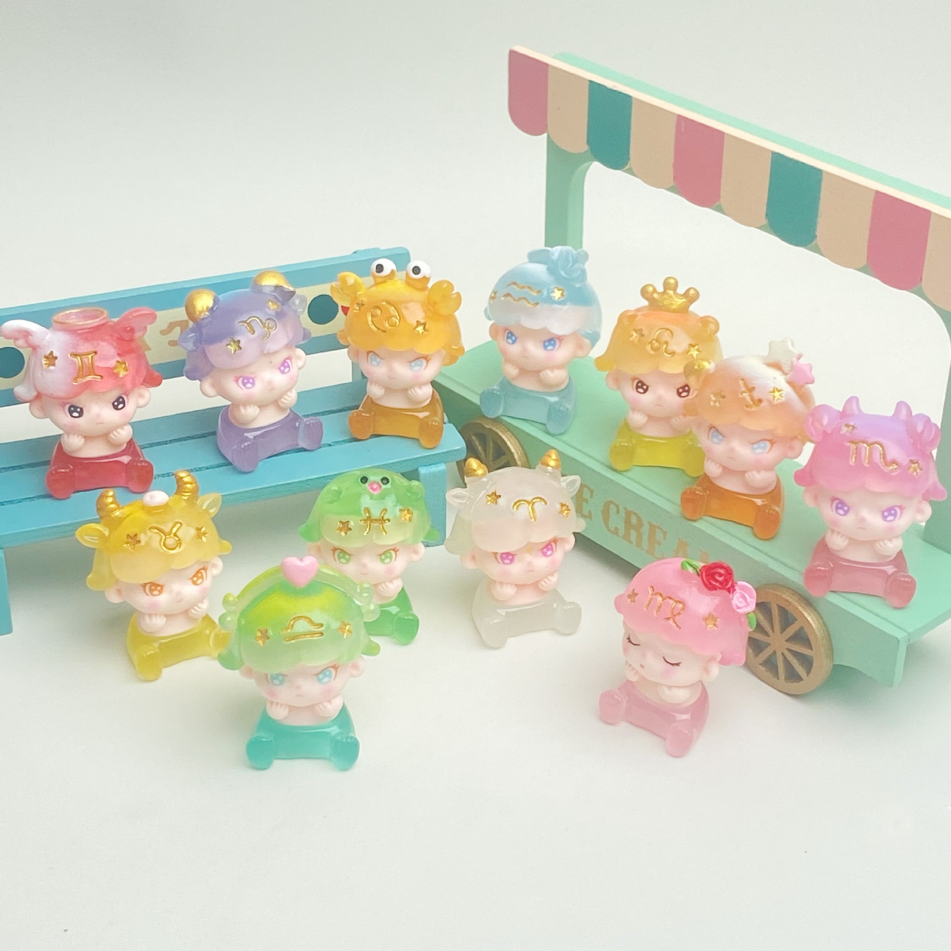 Cute Twelve Zodiac Signs, Gradient Luminous Resin Small Ornaments, Creative Cartoon Cute Particles, Live Broadcast Room Blind Bag DIY