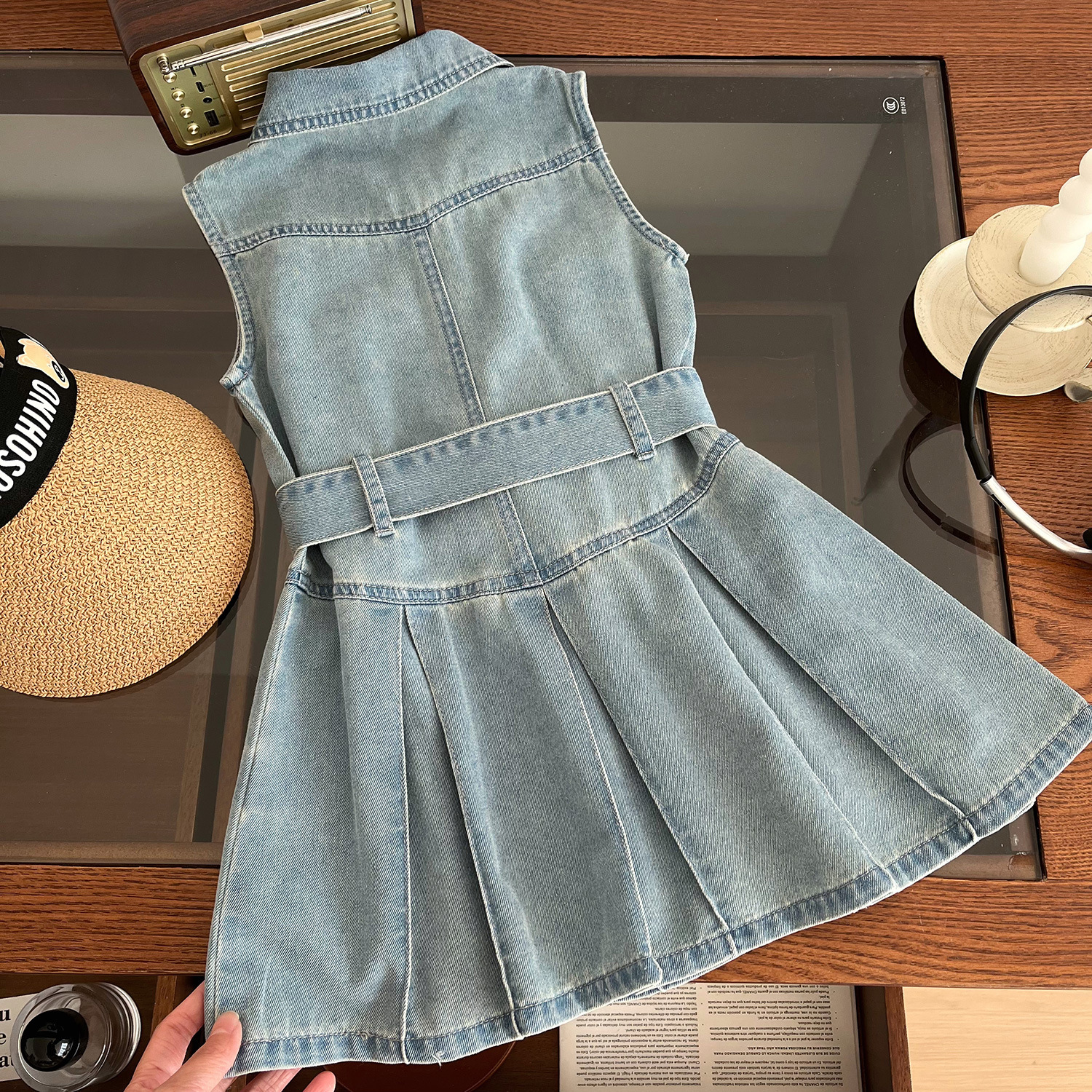 Girls' Fashionable Sleeveless Denim Skirt 2024 Summer New Korean Style Children's Lapel Waist Vest for Baby dress
