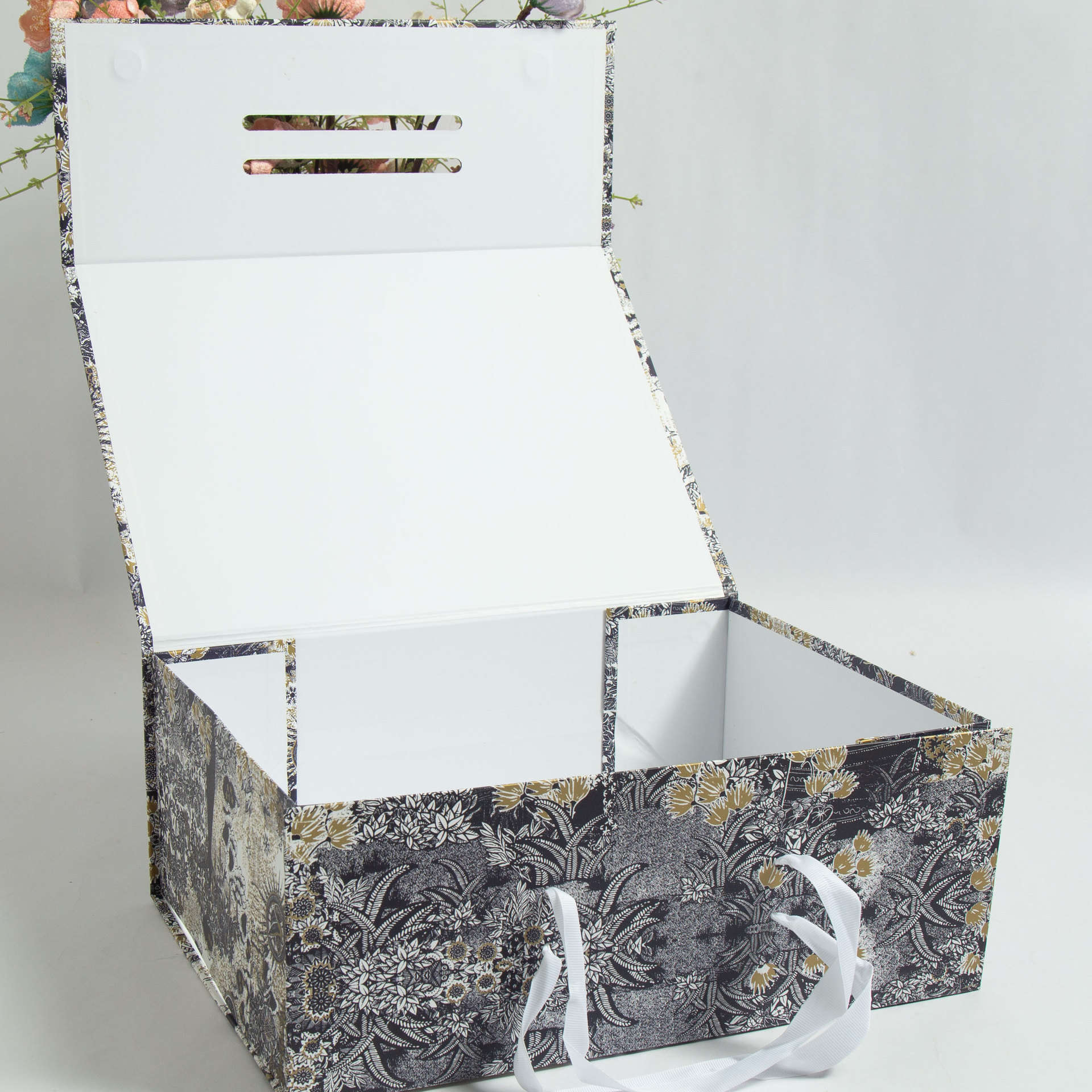 Focus on Quality, One-To-One European and American Luxury Goods Counters, Big-Name Di*R Foldableing Boxes Can Be Printed with Logo