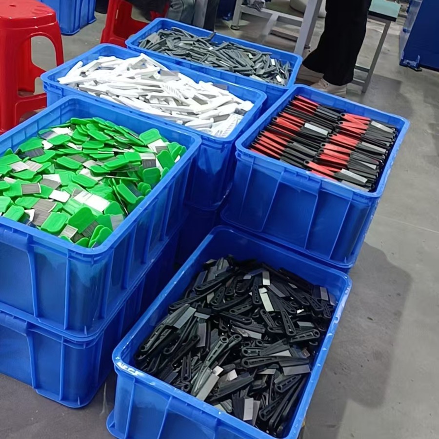 Dog cat flea comb steel needle comb pet comb encryption flea lice white handle pet supplies manufacturers