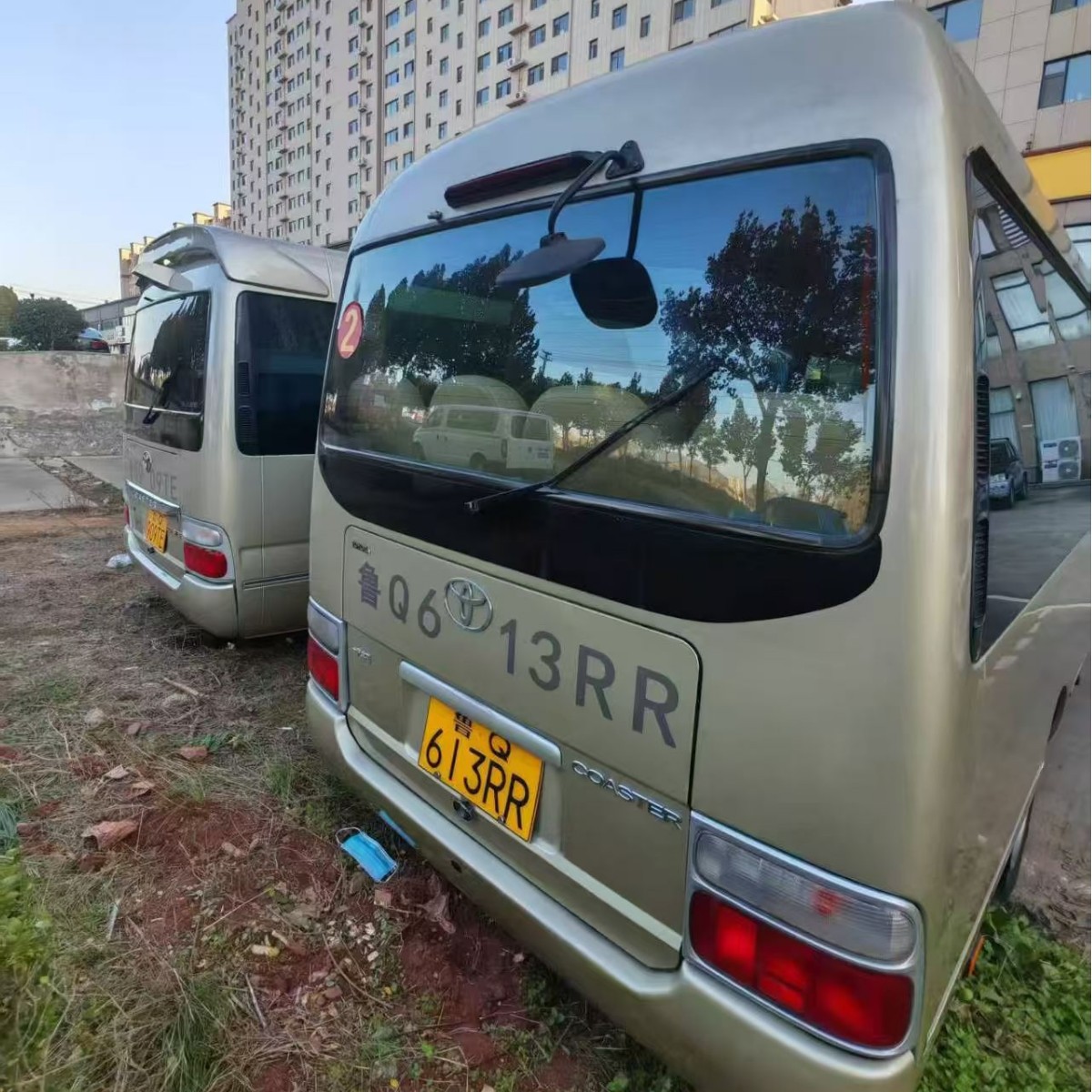 Export Version of Toyota Coaster Minibus Passenger Car, Second-Hand Refurbished 19-Seat Business Reception Special Vehicle with Complete Procedures