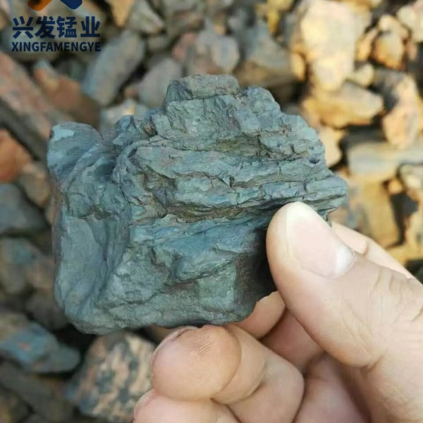 Лейян Синфа Мангровая Промышленность предлагает большой объем наличного предложения марганцевой руды для очистки печей 16-28 градусов для сталелитейных заводов