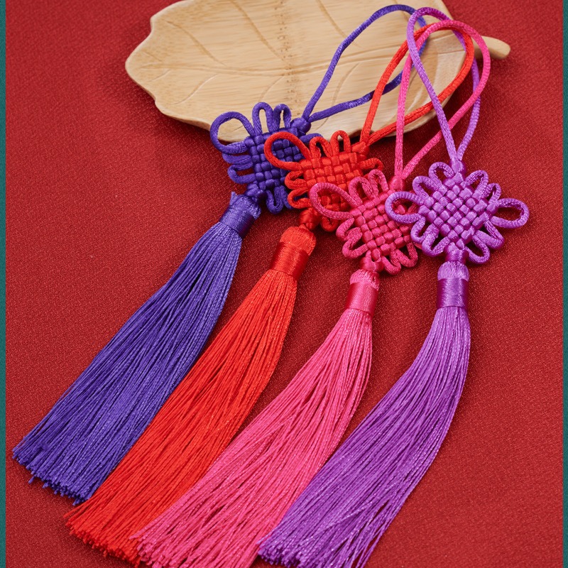 in stock direct selling six plates of Chinese knots tassel wear tassel finished product gift box lantern clothing festive pendant Chinese knots
