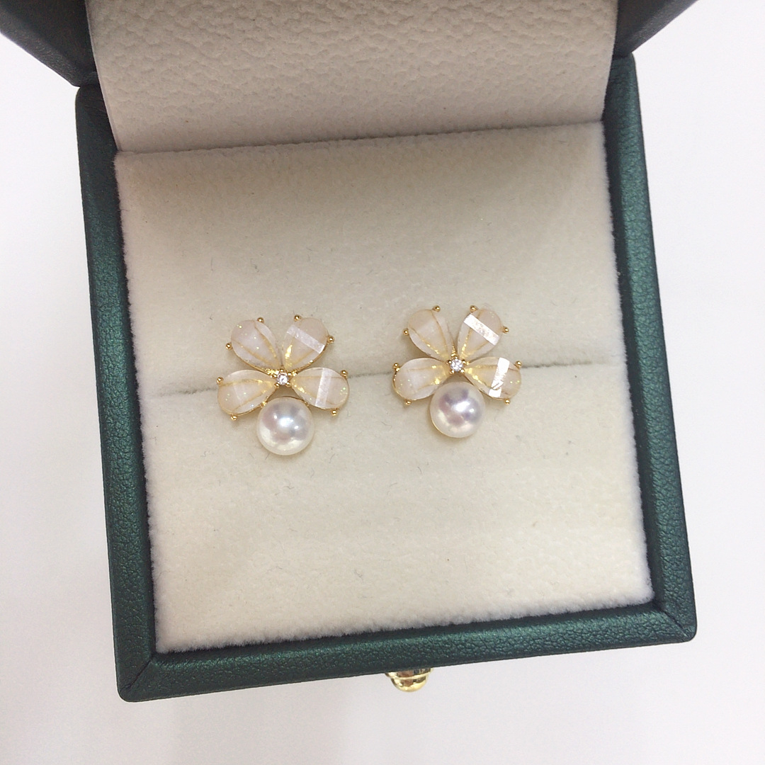 Grade 5A natural freshwater pearl pendant earrings suit small fresh flower pearl suit wholesale tremolo