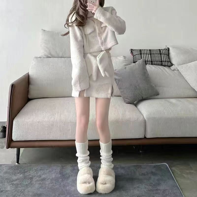 Autumn and Winter Warm Vertical Stripesd Knitted Pile Socks Japanese Style Jk Girl Calf Socks Ins Sexy Cold Protection Versatile Legs