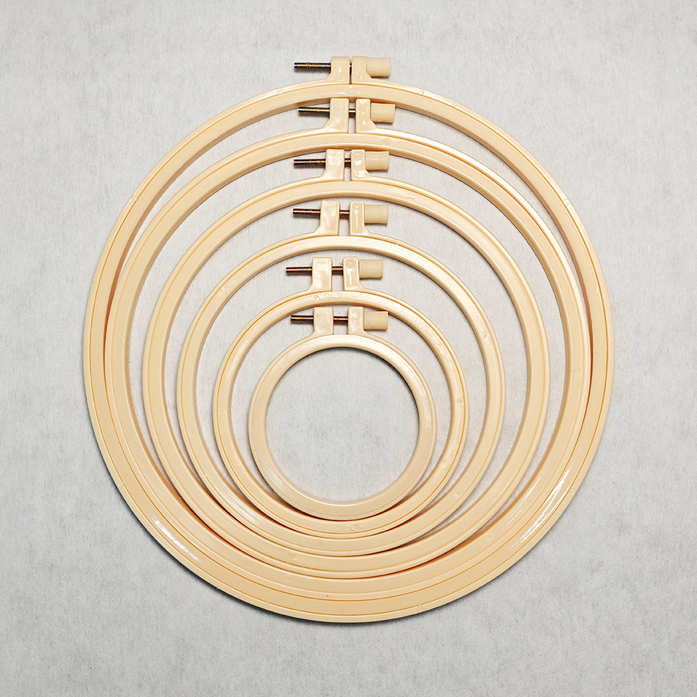 Factory wholesale embroidery ring embroidery diy plastic embroidery shed cross-stitch embroidery embroidery imitation bamboo embroidery cloth poking frame