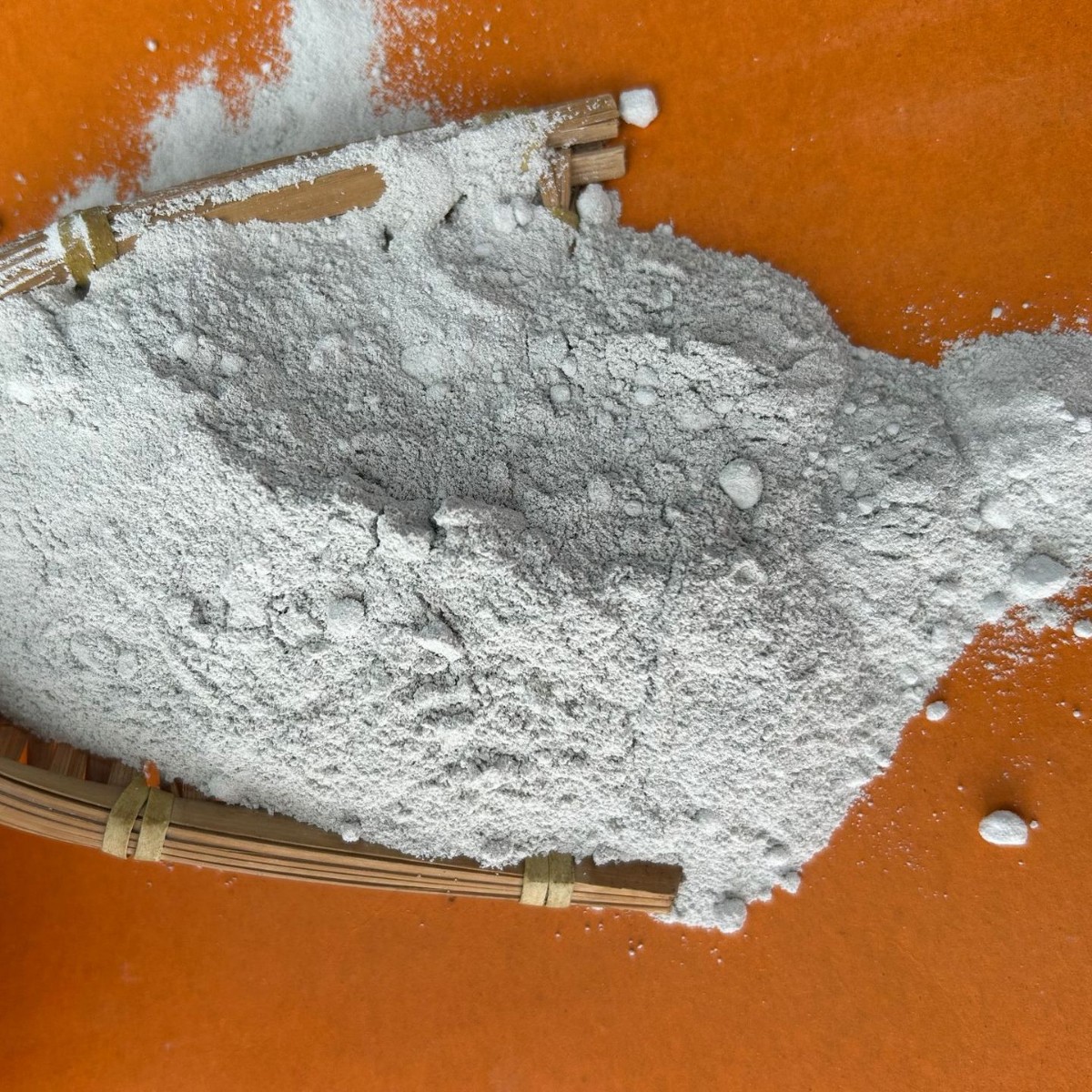 Supply of Silicon Ash Microsilica Powder Cement Construction Concrete with White Silicon Ash Refractory Materials for Casting