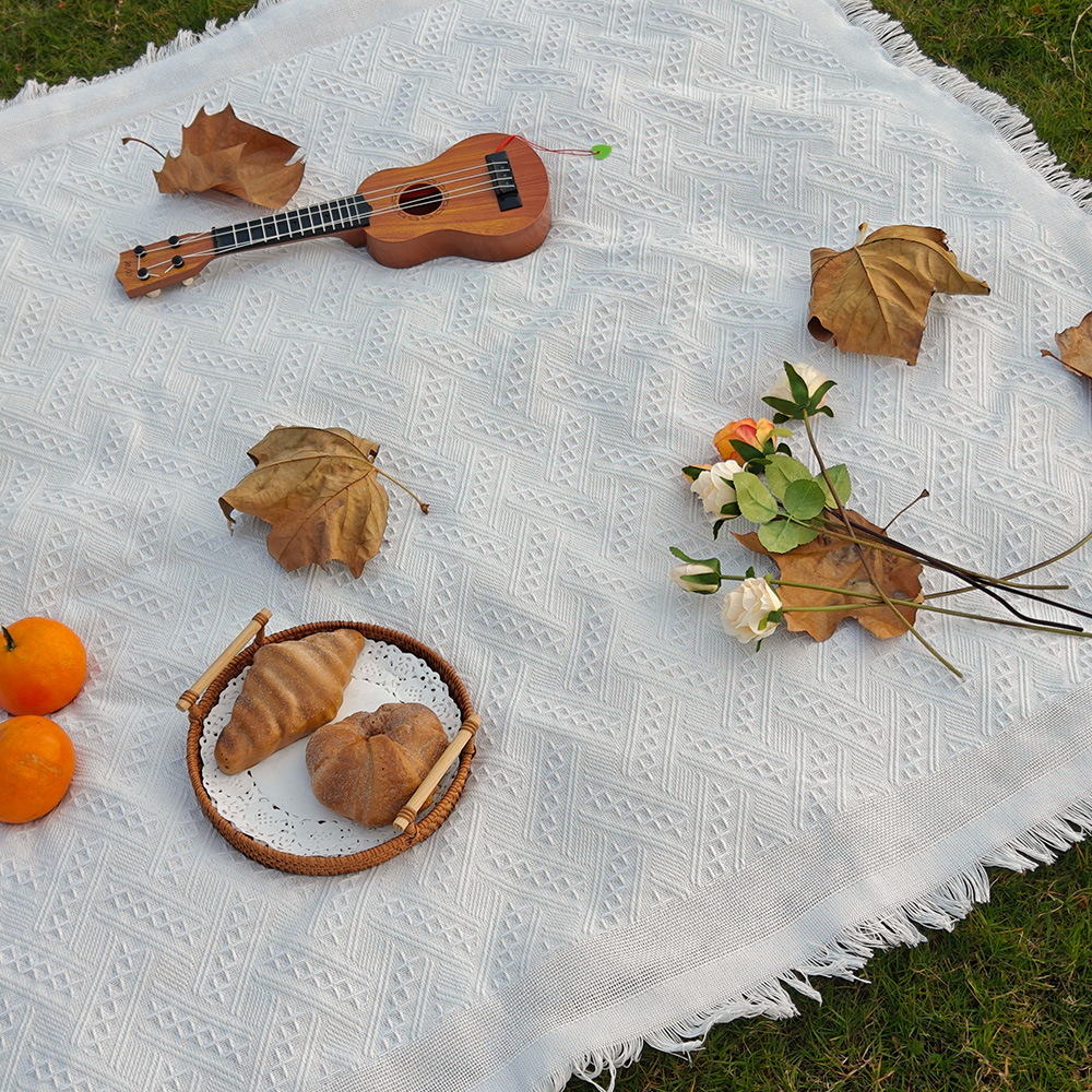 Outdoor Picnic Mat Cotton Yarn Woven Spring Outing Camping Tablecloth Tent Moisture-Proof and Moisture-Proof Floor Mat Rv Travel Camping Style Blanket