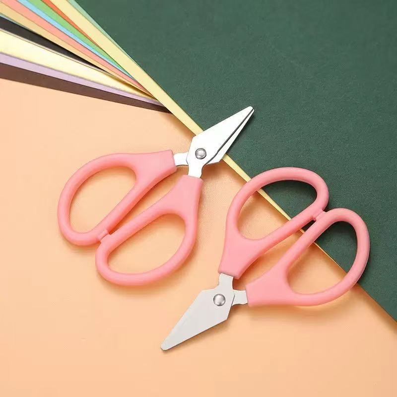 Stainless steel small scissors pink mini handmade round head children's scissors household scissors thread scissors wholesale