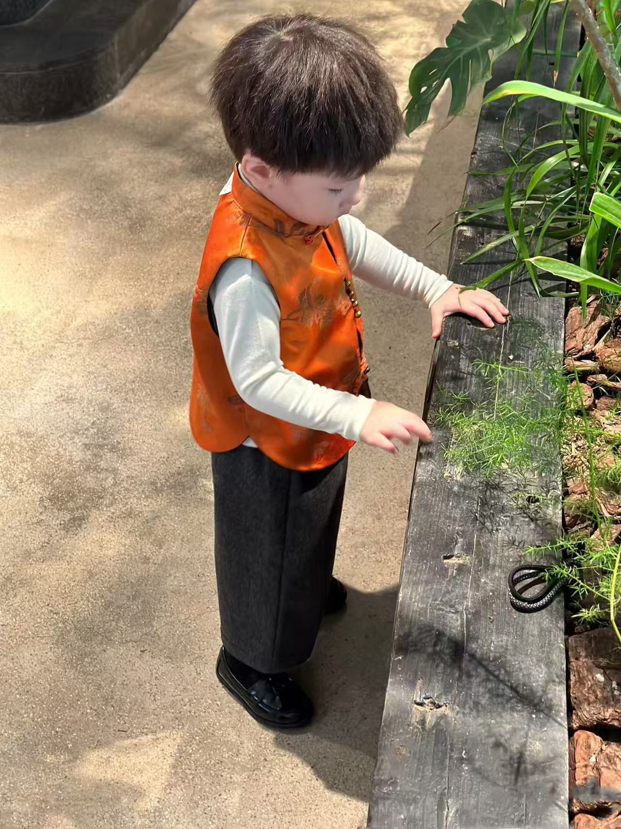New Chinese-Style Vest for Boys and Girls, 2025 Winter New Model, High-End Parent-Child Outfit, Reversible Orange Sleeveless Vest, Trendy