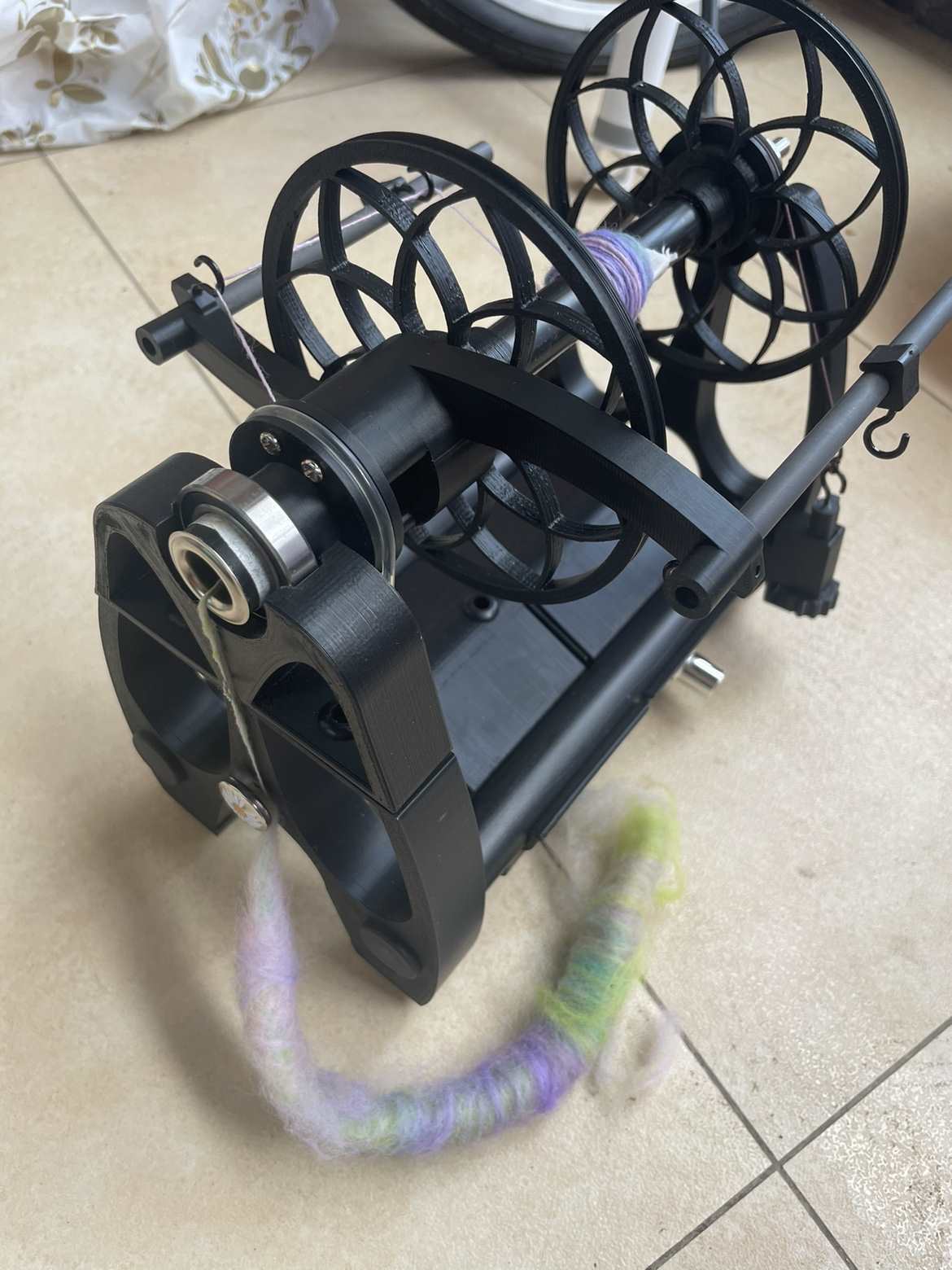 Электрический прядильный колесо Feishi, версия художественного ручного прядения пряжи с комбинированным скручиванием