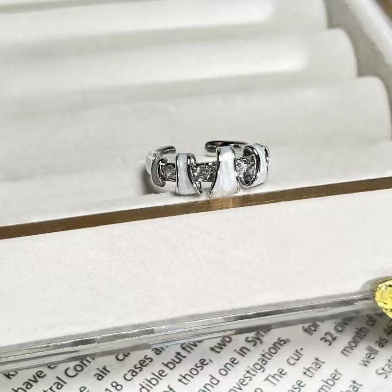 Vintage Light Luxury High-Value Curved Open Ring with Unique Niche Design, Simple Classic Minimalist Geometric Ring