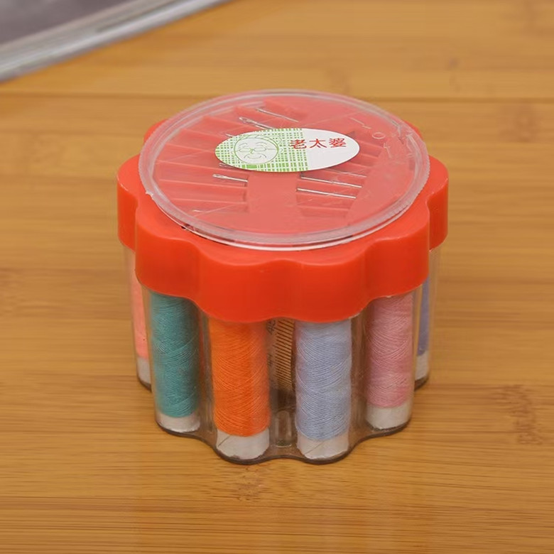 One yuan two yuan shop old woman portable sewing sewing kit 1 yuan 2 yuan home sewing DIY suit sewing box