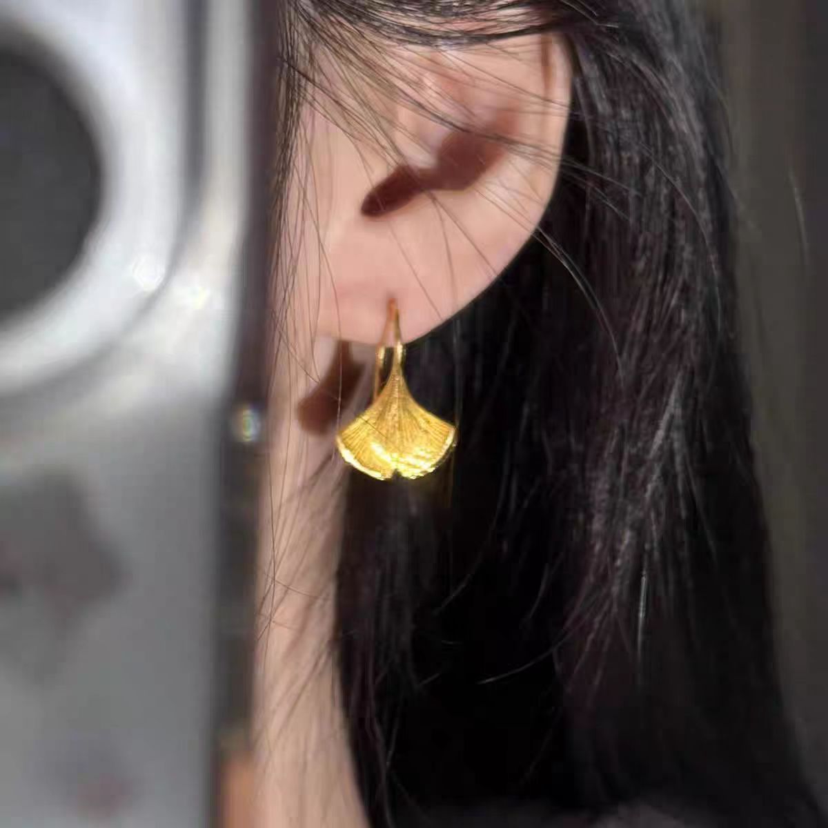 「Xinglin Chunnuan」Apricot Leaf Earrings, Ancient Gold, Accessible Luxury Style, High-Looking and Versatile Earrings for Your Girlfriend.