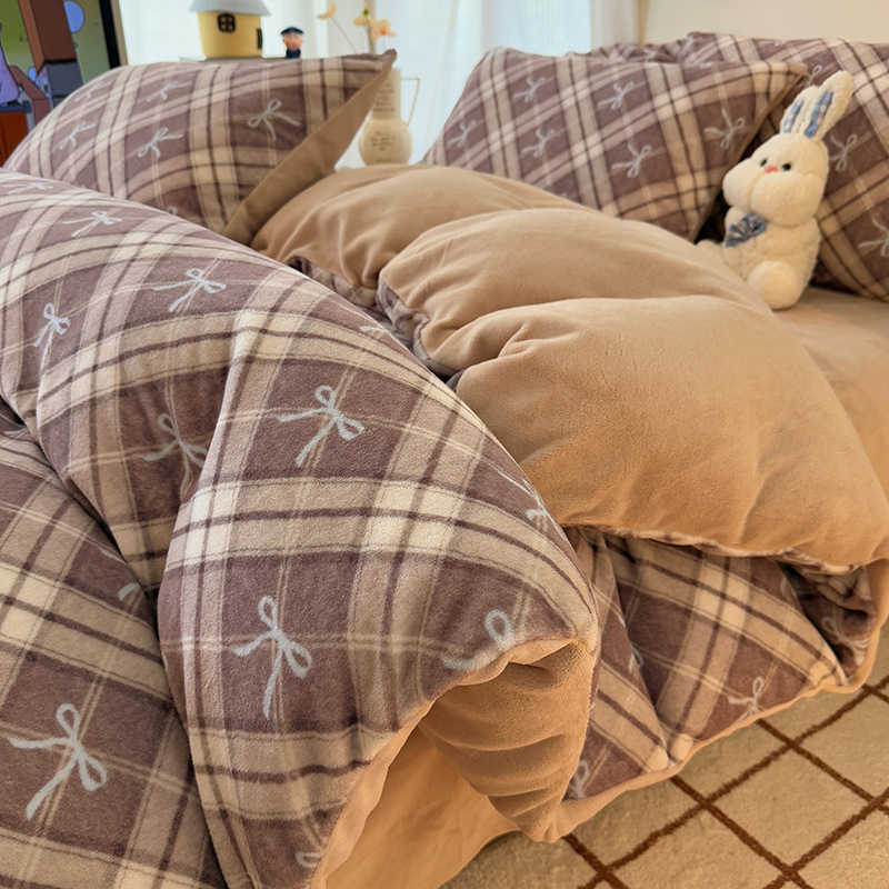 Class a Milk Velvet Four-Piece Set, Thickened Coral Velvet Double-Sided Flannel Fleece-Lined Duvet Cover, Bed Sheet, Fitted Sheet, Three-Piece Bedding Set