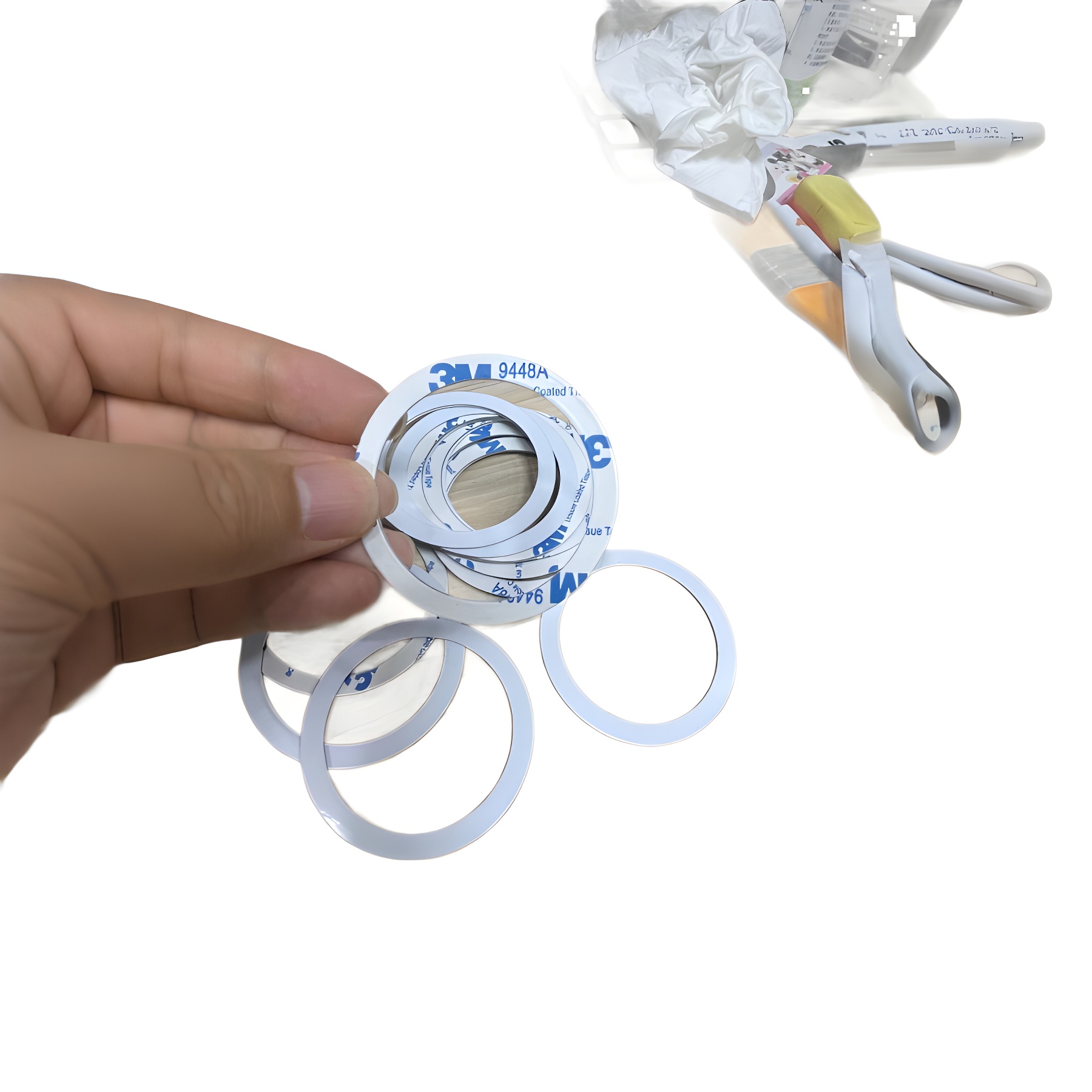 Mobile Phone Magnetic Holder Magnetic Ring White Silk Screen with Lamination and Adhesive Backing Body Without Magnetic Iron Ring