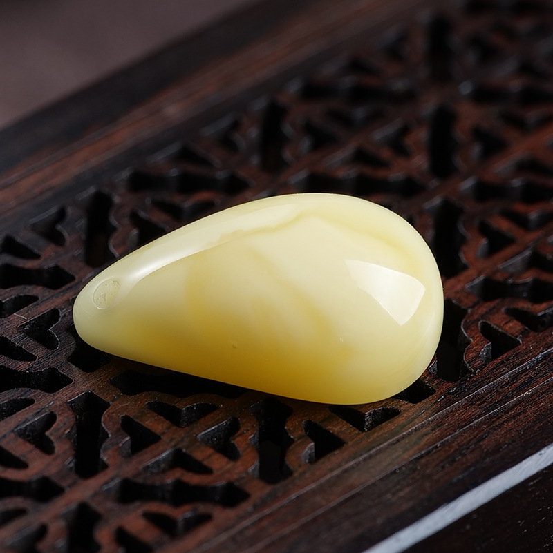 Authentic Pure Natural White Beeswax Beads, Buddhist Prayer Beads, High-Quality Russian Material, Chicken Oil Yellow Amber Pendants, Accessories Wholesale