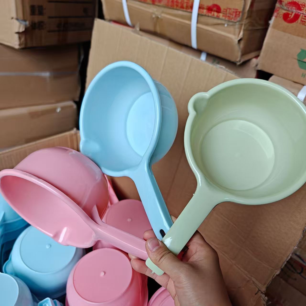 807 Colorful Household Plastic Water Scoop Kitchen Water Ladle Daily Use Scoop 1 Yuan Supply