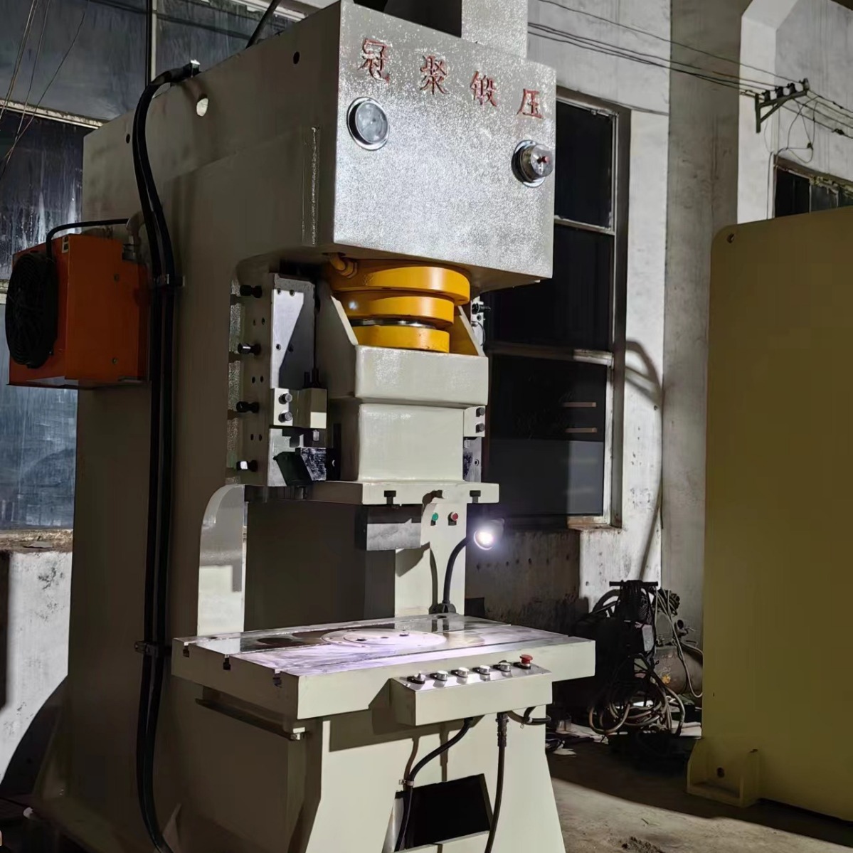 Hydraulic Punch Press 40 Tons 100 Tons 200 Tons Single-Axis C-Type Metal Punching Hydraulic Machine High-Speed Punch Press