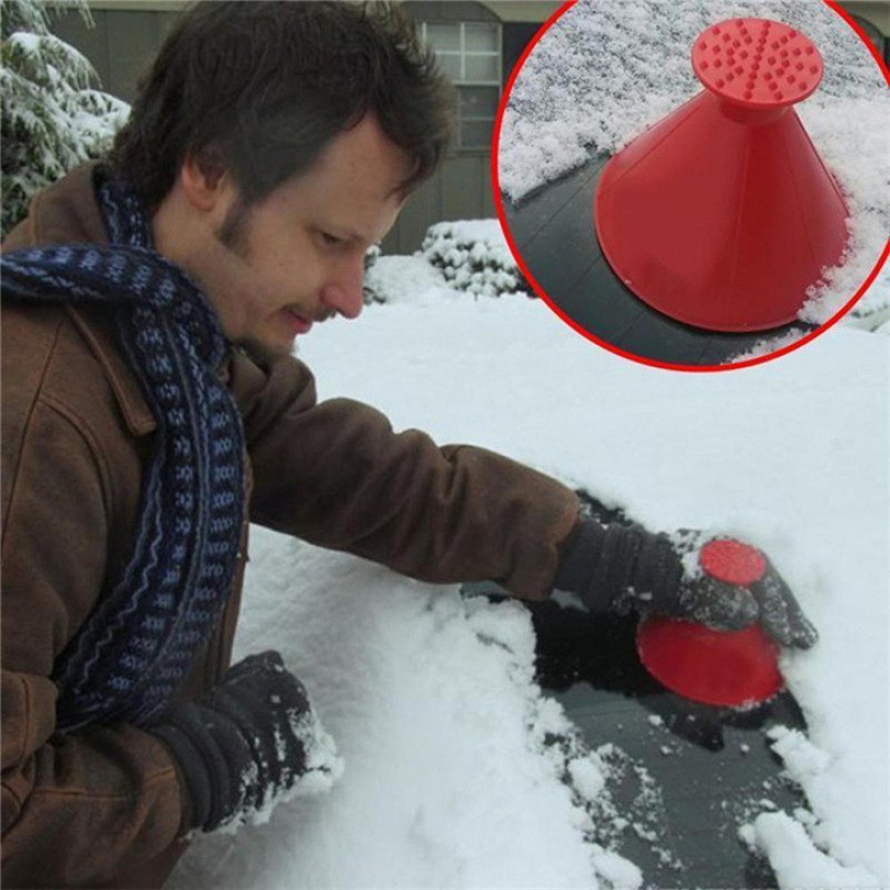 Multifunctional car snow removal shovel car snow remover glass defrosting snow scraping ice removal snow removal oil hopper artifact