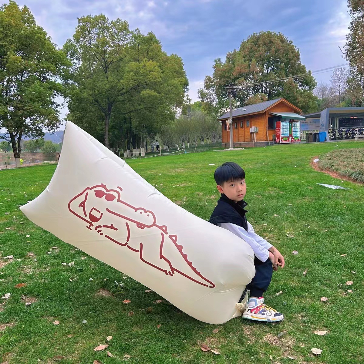 Manufacturer Customized Inflatable Sofa, Free Design and Proofing, Fast and Professional Customization, Cross-Border Domestic Music Festival Held