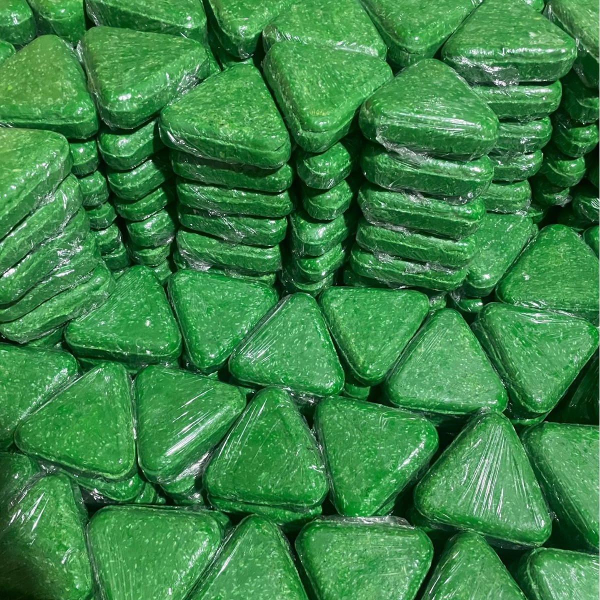 Cross-Border Seven Green Same Style Platycladus Leaf Shampoo Soap Xinjiang Usman Grass Polygonum Multiflorum Hand Sevengreenso