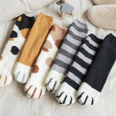 Stuffed Socks for Women, Coral Velvet Autumn and Winter Thickeneded Warm Mid-Calf Socks, Floor Socks, Cat Claws, Cute Home Sleeping Socks for Women
