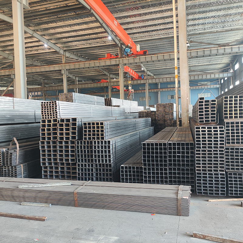 Manufacturer's Ready Stock Q235B Seamless Square Tube for Construction Industry, Thick-Walled Rectangular Tube, Zinc Welded, Can Be Cut to Zero