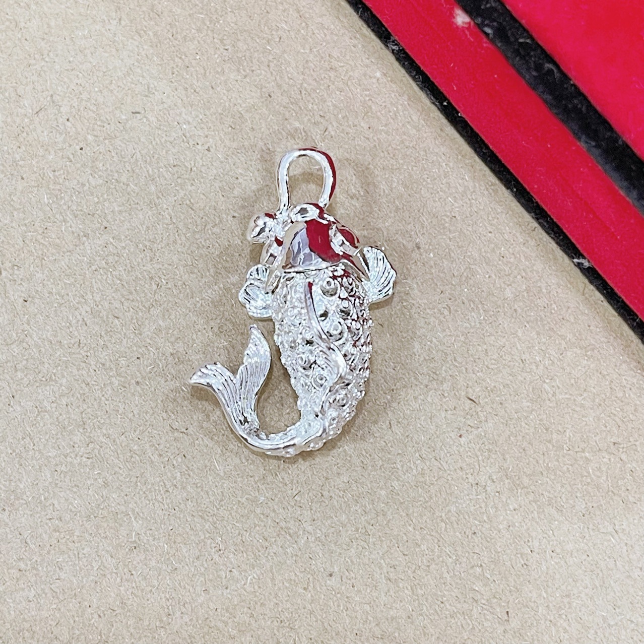 High Imitation Silver Plated Pendant Men's and Women's Lucky Koi Fish Pendant for Lover's New Year Gift