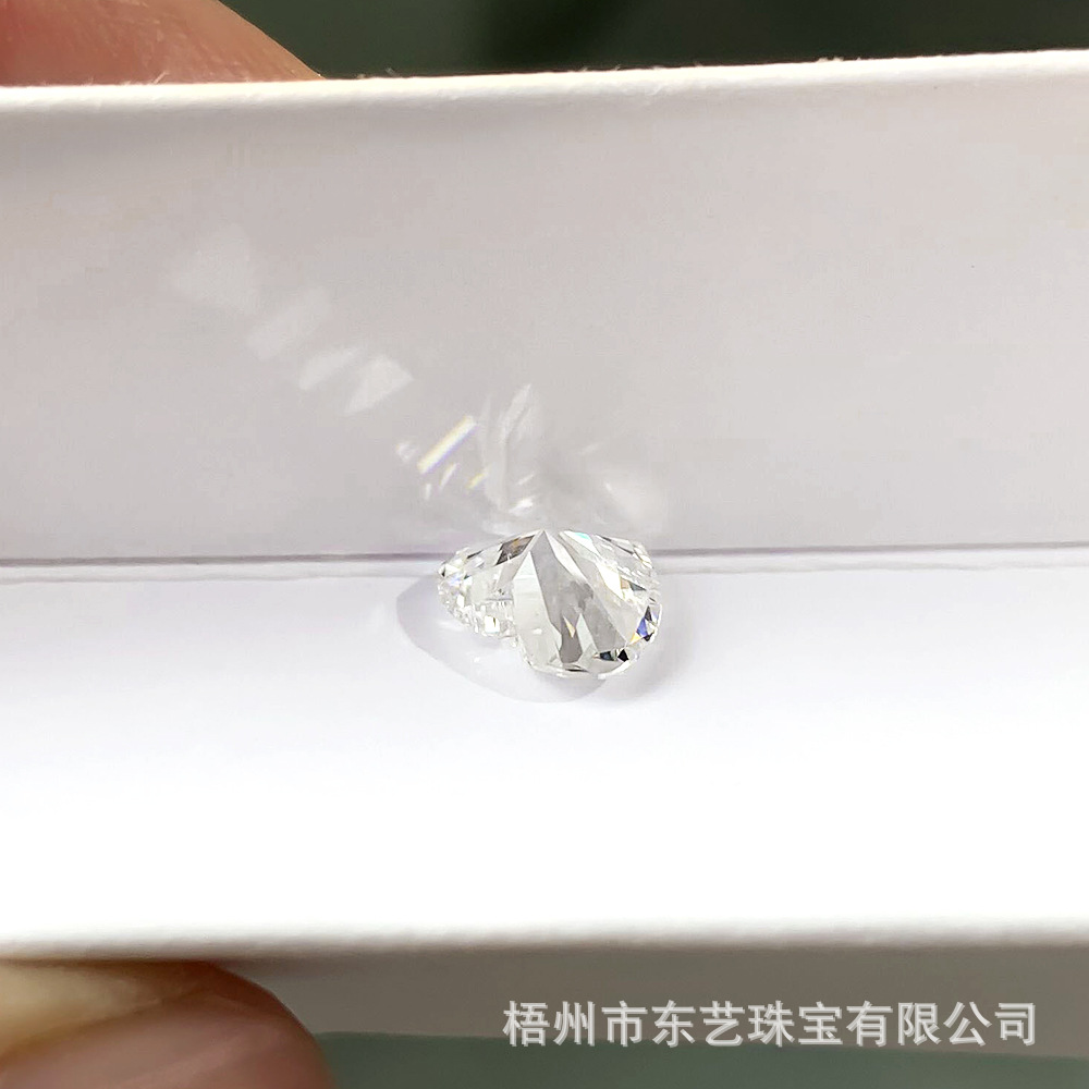 Moissanite bare stone heart-shaped DEF color VVS1 clarity Wuzhou manufacturers direct supply in stock wholesale