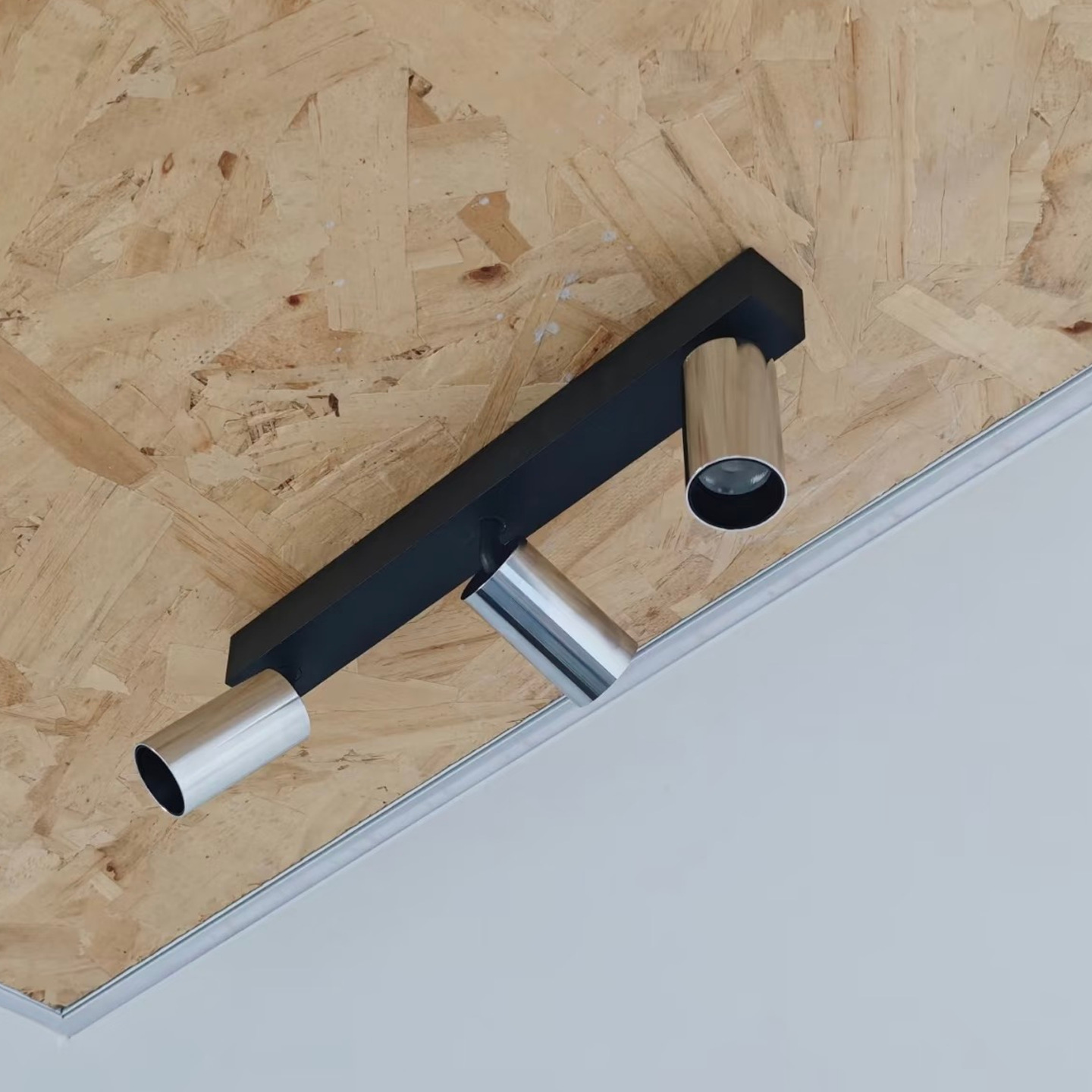 Handmade Products Are Sent Out for Assembly and Processing of Lamps. Individuals Can Receive Orders at Home and Assemble and Process Them. the Factory Provides Semi-Finished Products for Outsourcing