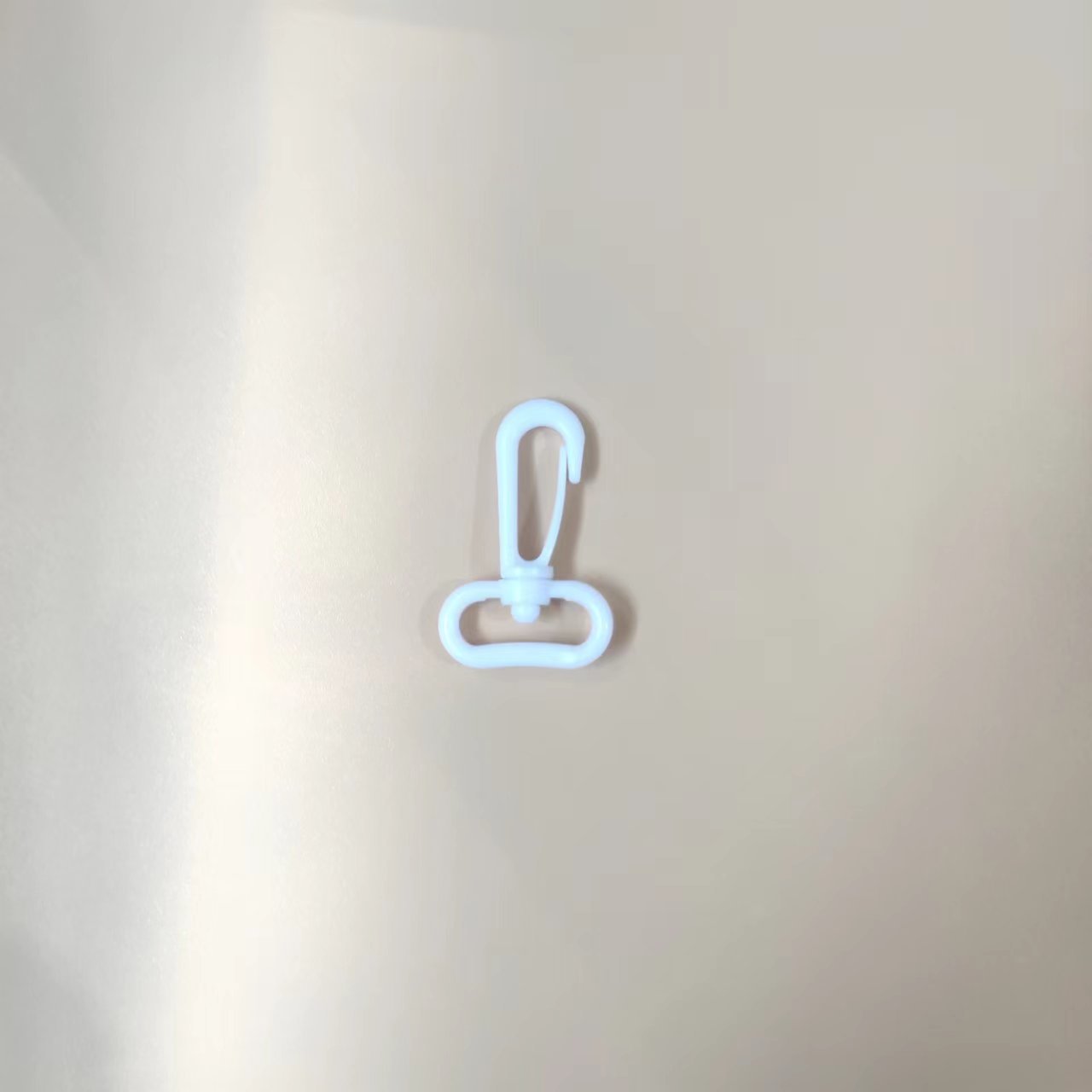 Factory plastic hook multifunctional rotating hook plastic dog buckle hook 2.5 webbing plastic kettle hook batch