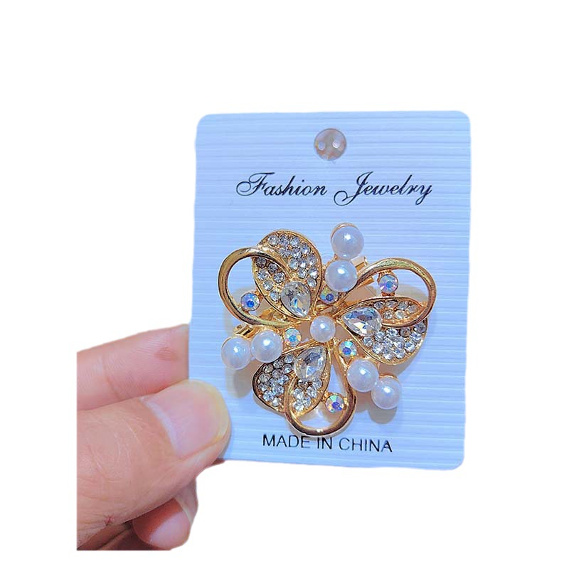Anti-exposure brooch high-grade temperament corsage alloy diamond accessories V-neck sweet all-match pin jewelry wholesale
