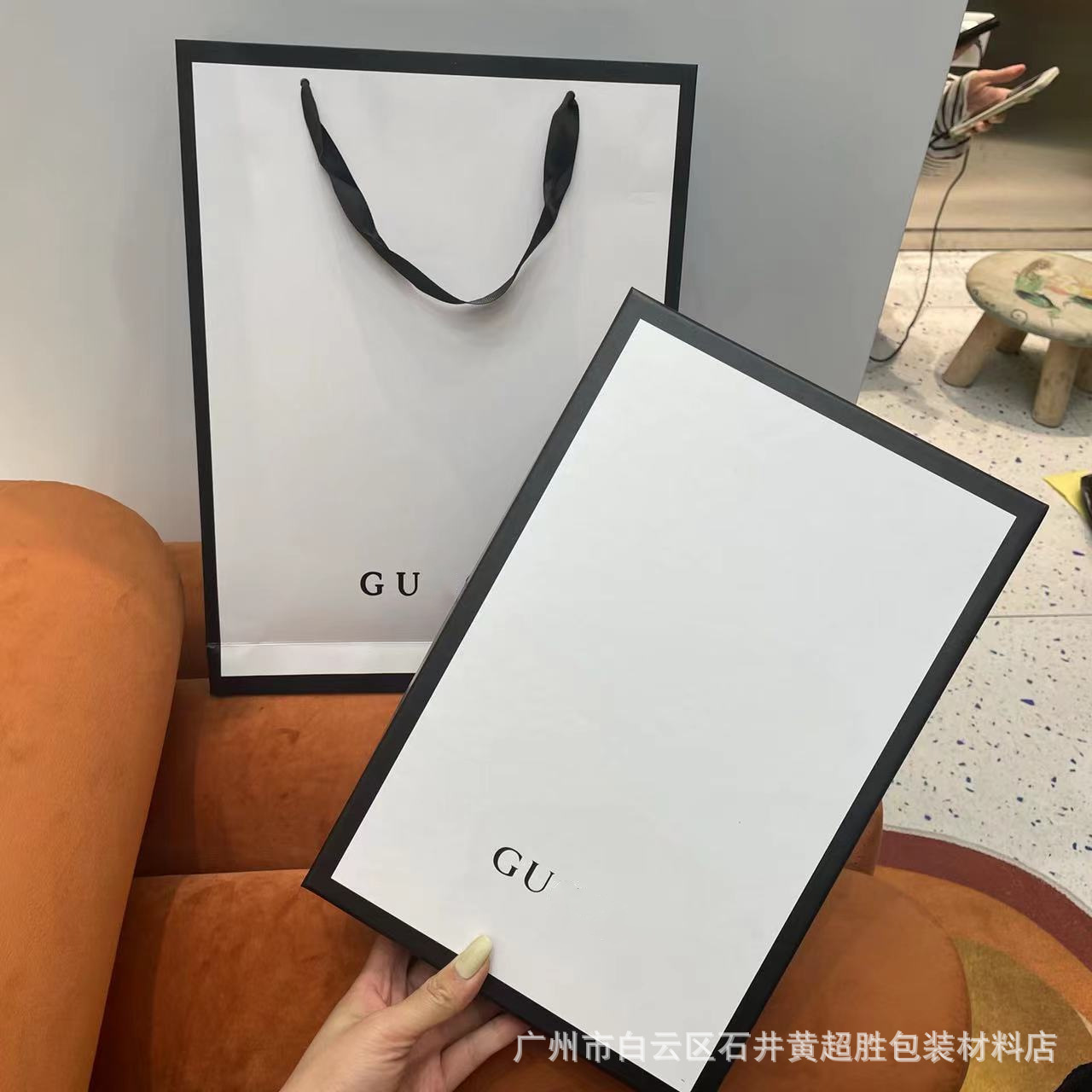 Authentic European and American Designer Brand Scarf Boxes, Clothing Gift Boxes, Bag Boxes, Gift Shopping Bags, Complete Set in Stock