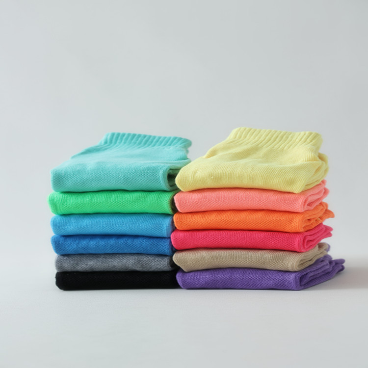 Factory wholesale trampoline socks dispensing non-slip socks floor socks children's playground early education adult yoga socks