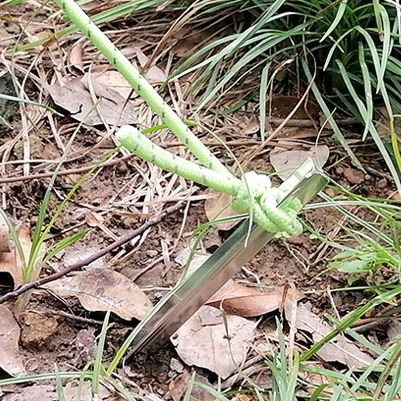 Manufacturers selling outdoor ground nails aluminum alloy ground nails triangular ground nails are not affected with moisture long-term supply