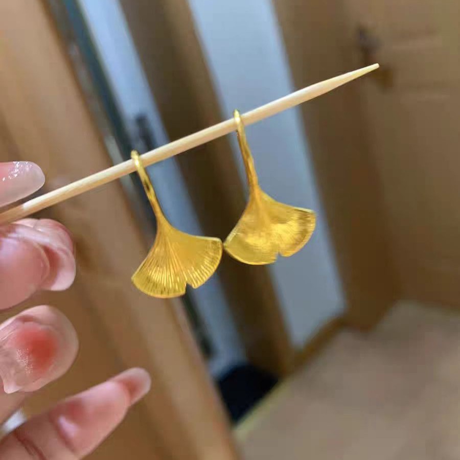 「Xinglin Chunnuan」Apricot Leaf Earrings, Ancient Gold, Accessible Luxury Style, High-Looking and Versatile Earrings for Your Girlfriend.