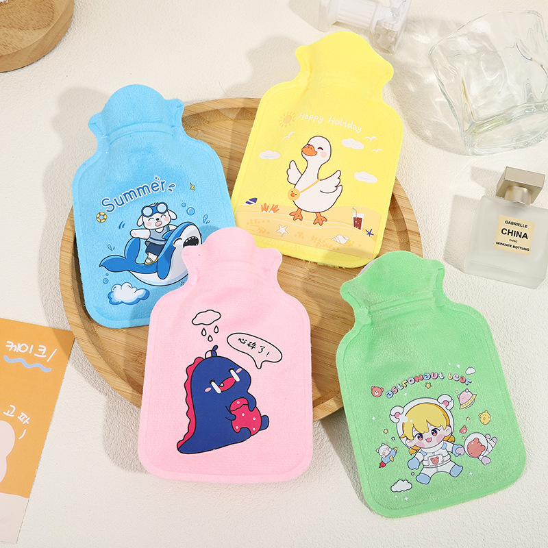 Cute cartoon student plush hot water bag winter thickened fleece-lined hand warmer explosion-proof portable mini warm handbag
