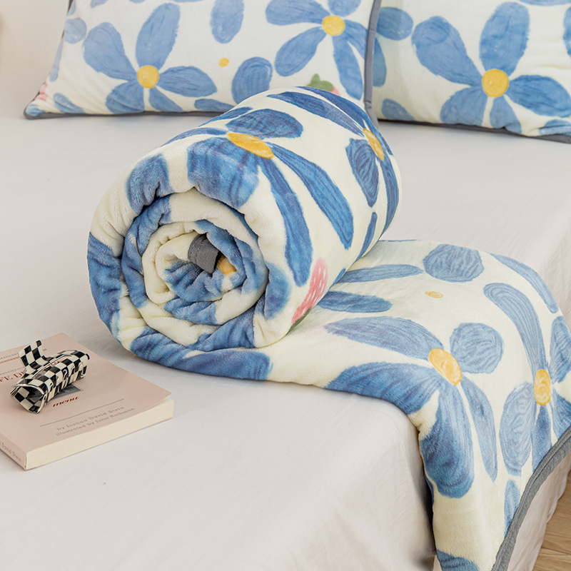 Blanket Thickened Milk Fleece Coral Fleece Flannel Sofa Blanket Office Lunch Break Air-conditioning Blanket Gift Blanket