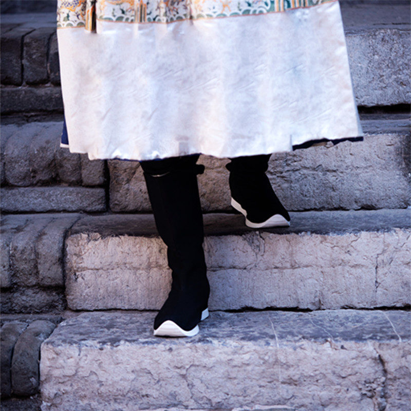 Древний Стиль Путешествия Фотография Лошадиное Лицо Юбка И Мыло Ботинки, Древний Стиль Мужские Ханьфу Ботинки, Боевые Одежды, Династия Вэй И Цзинь Древние Дворцовые Ботинки