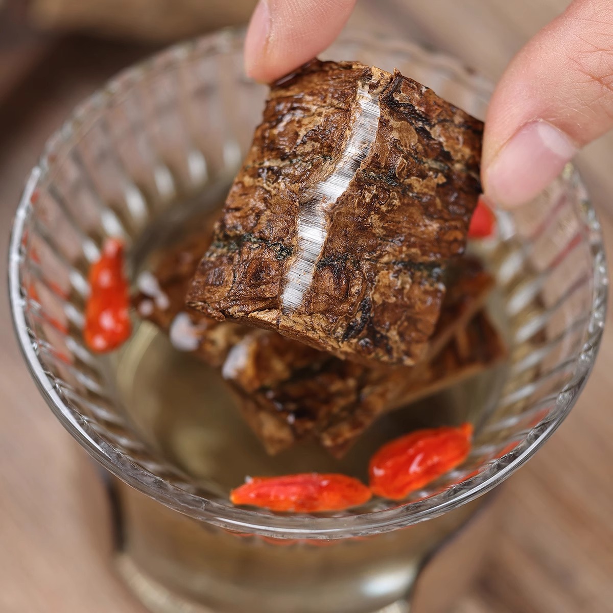 Eucommia Chinese Herbal Medicine 500g Genuine Eucommia Bark Efficacy and Medicinal Bark Wild Tea Soaked in Wine Salt Fried Eucommia