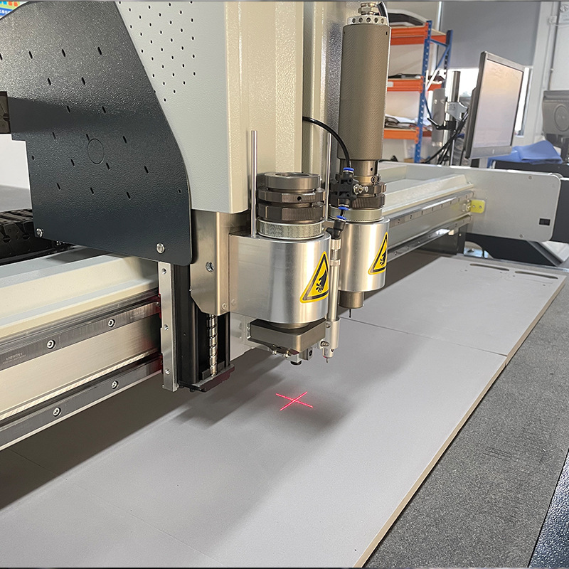 Vibrating Knife Cutting Machine for Cutting Flexible Materials, Corrugated Cardboard Packaging, and Color Boxes; Vibrating Knife Cutting Machine for Sample Making