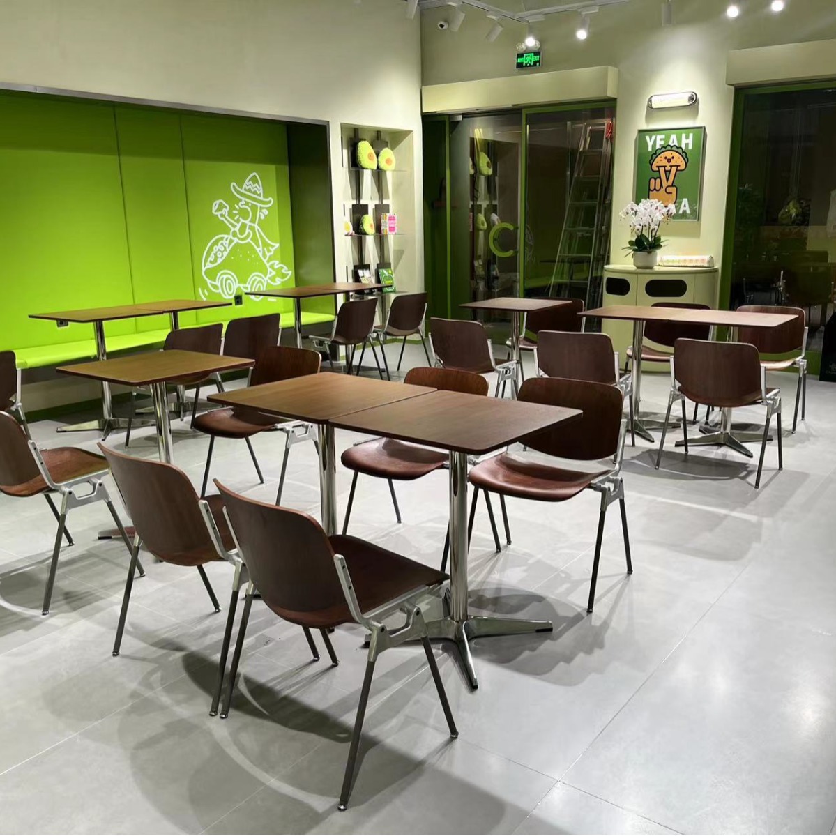 Walnut-Colored Dining Table, Cafe, Bakery, Dessert Shop, Solid Wood Commercial Round Table, Modern American Retro Light Luxury Table, Milk Tea Table