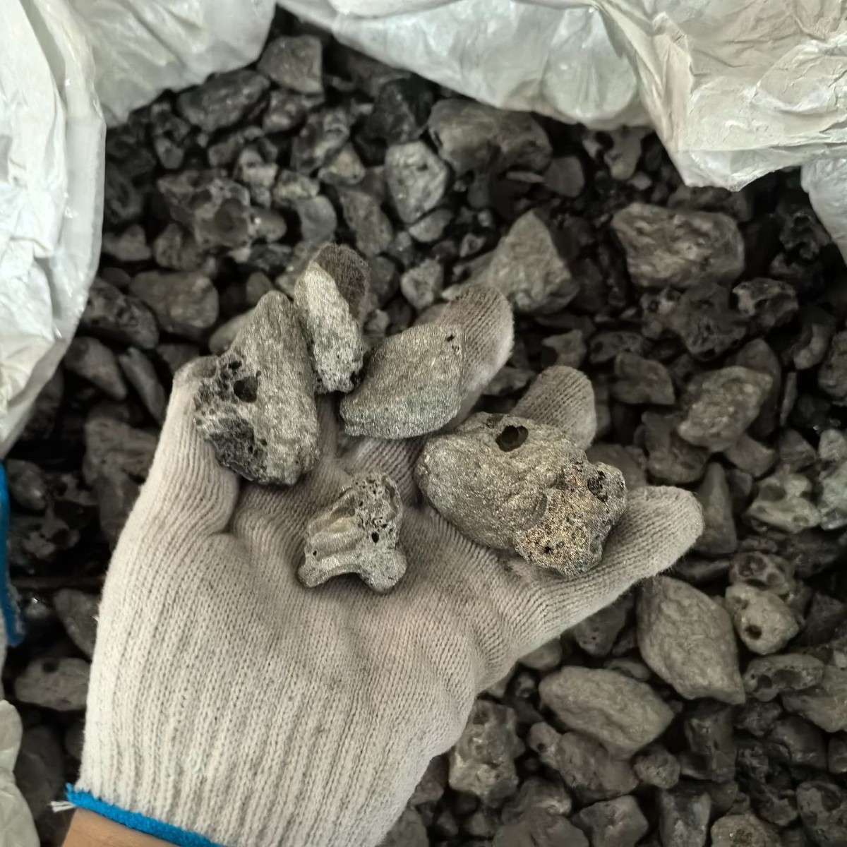 Kazakhstan High Carbon Chromium Iron Cr70 Metal Chromium High Quality Haite High Carbon Chromium Iron High Chromium Iron Alloy Manufacturer