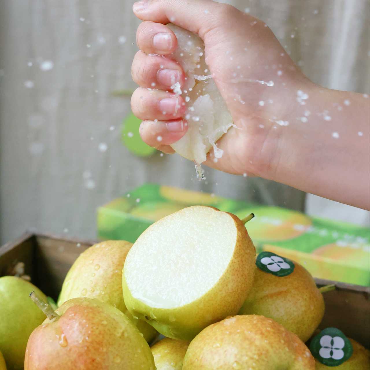 Xinjiang Korla Fragrant Pears Fresh Fruit Juicy Pears Whole Box 2-2.8kg Seasonal Pears Fresh Fruit Sf Express