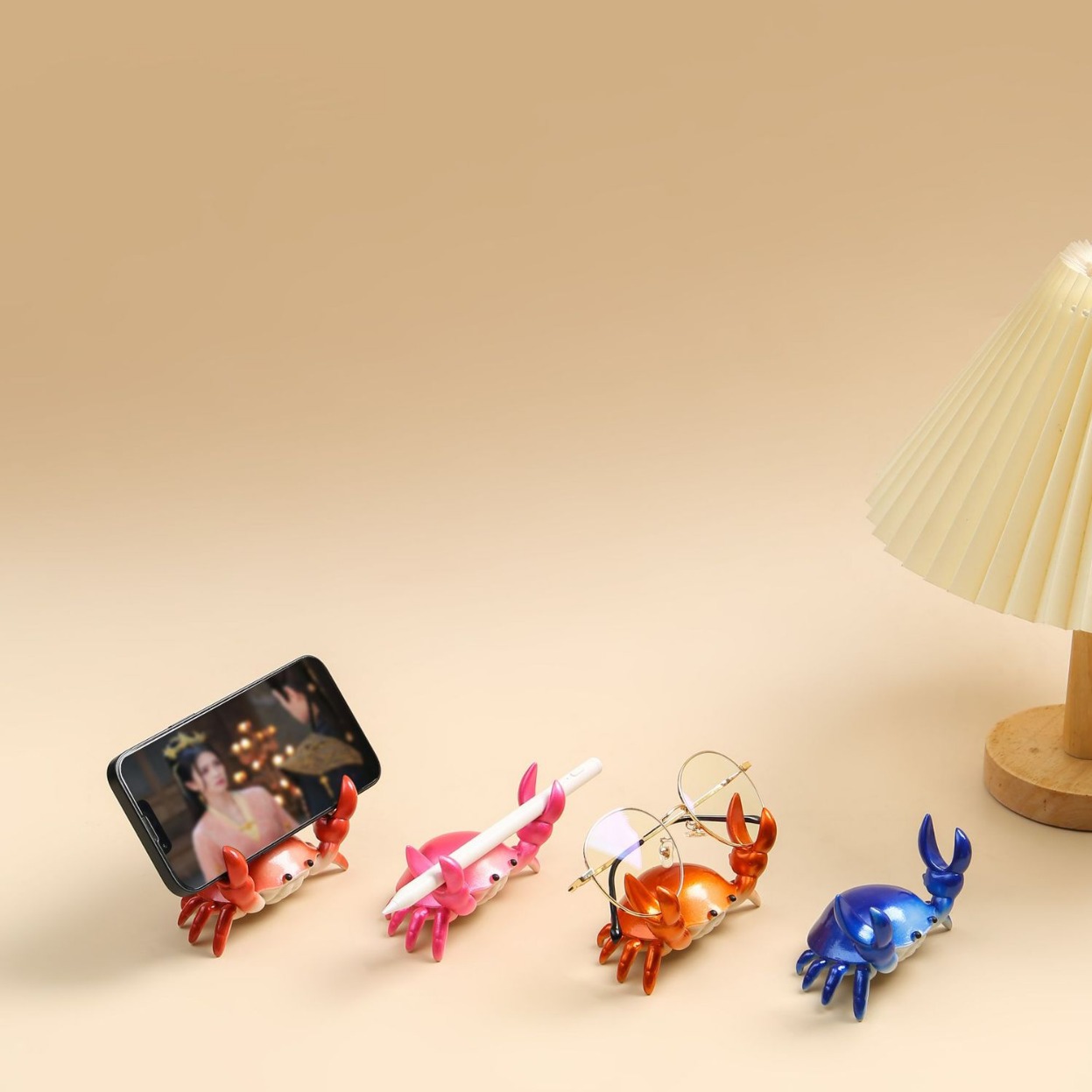 Japanese pen holder creative design INS Internet celebrity weightlifting crab pen holder storage pen holder decoration model