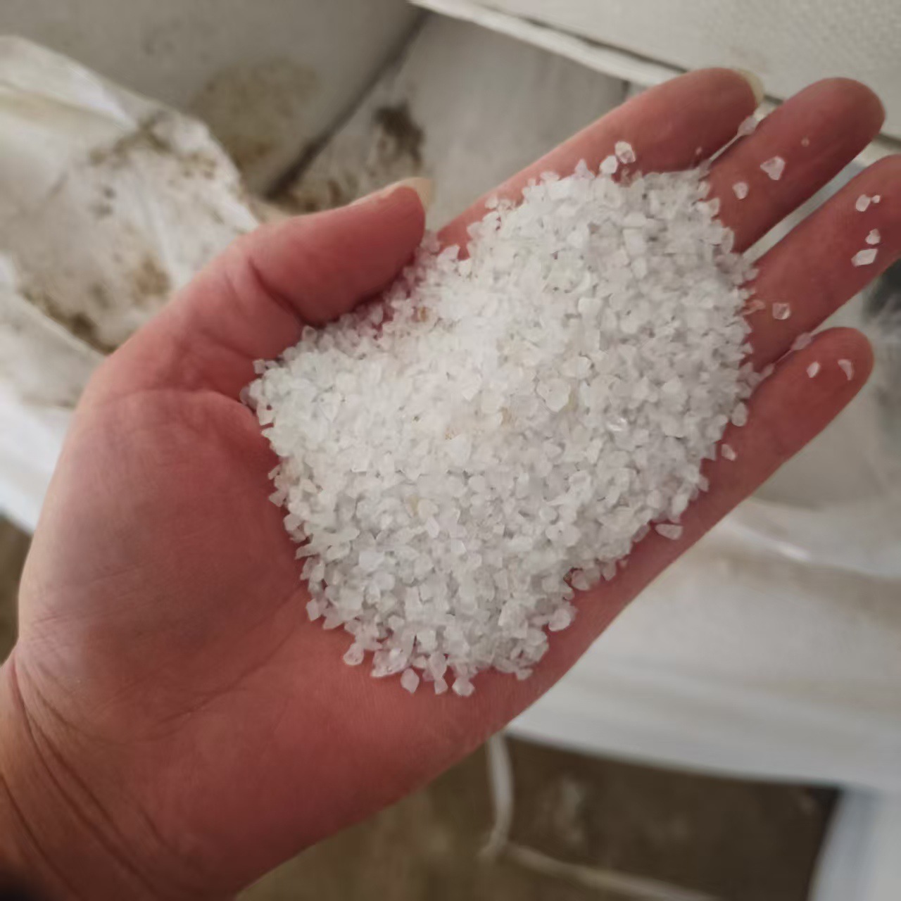 Manufacturers Supply Quartz Sand for Water Purification, Filtration and Sandblasting, Textured Sand with Full Specifications and Exquisite Quartz Sand Particles